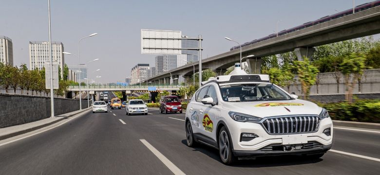 Nu kan du køre gratis med robot-taxa uden chauffør!
