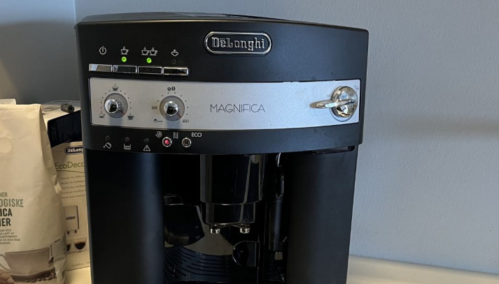 6 Bedste Kaffemaskiner til Kontoret (Ultimativ Guide)