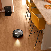 iRobot Roomba j7+ Robotstvsuger m/Automatisk tmning 0,4L (75 min)