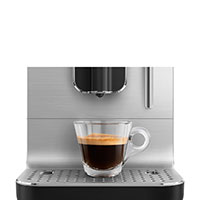 Smeg BCC02BLMEU Fuldautomatisk Espressomaskine 1350W (1,4 Liter) Sort